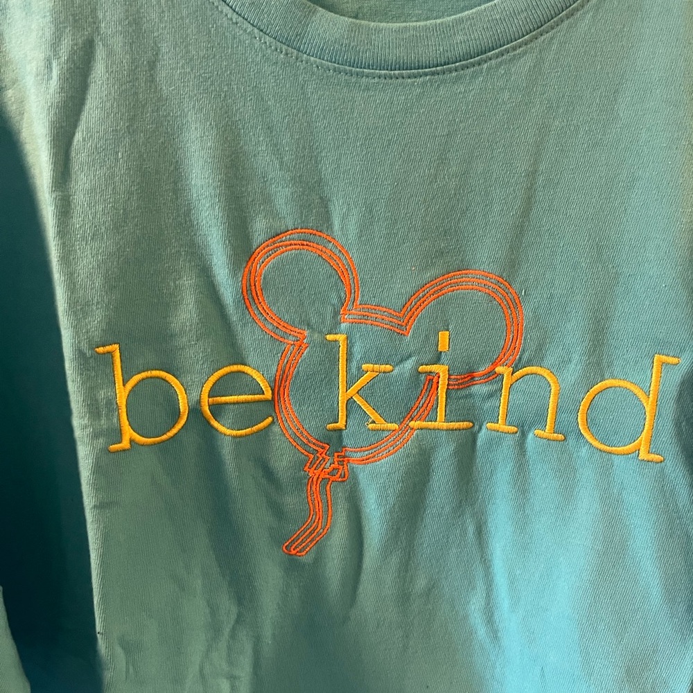 Ladies shirt, size 4XL.  Cross-posted.